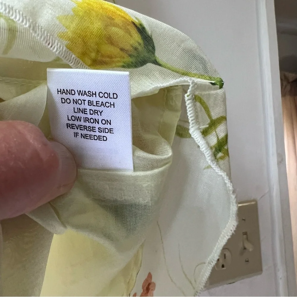 Bailey 44 Size L Light Green Floral Blouse NWOT - Picture 9 of 9